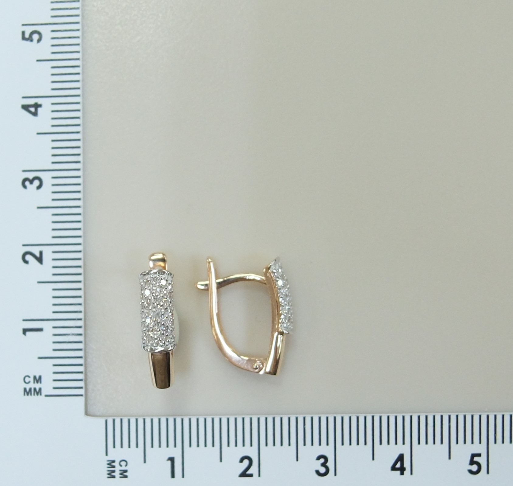 Серьги из золота с бриллиантами